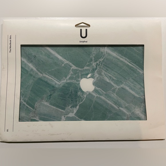 Mint Marble MacBook Pro 13-inch (2020) Skin - Picture 2 of 3